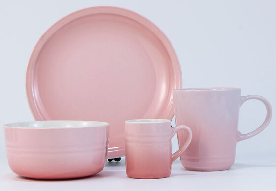 Dinnerware set