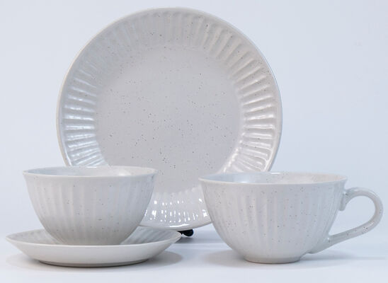 Dinnerware set