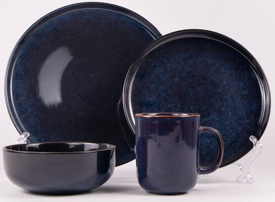 Dinnerware set