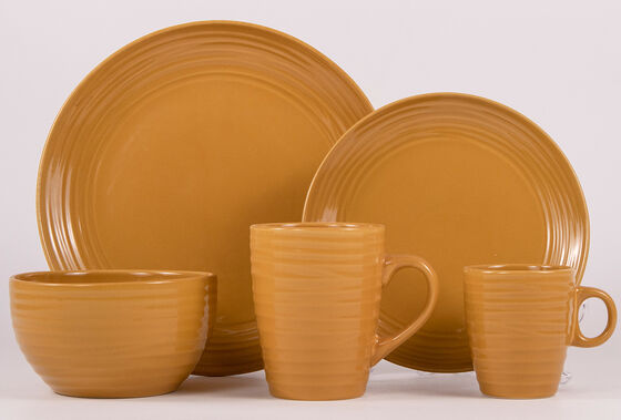 Dinnerware set