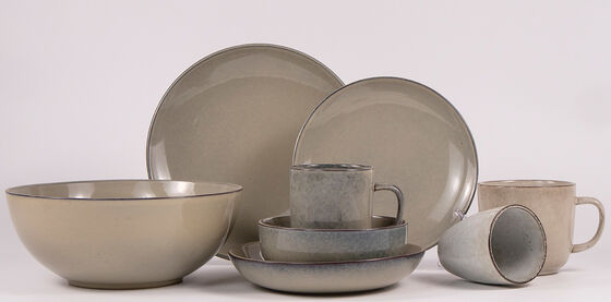 Dinnerware set