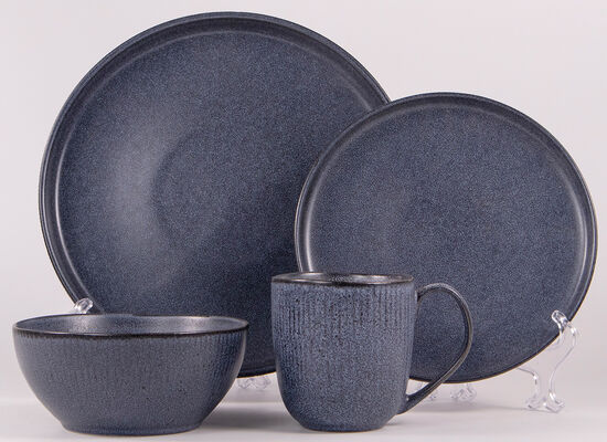 Dinnerware set