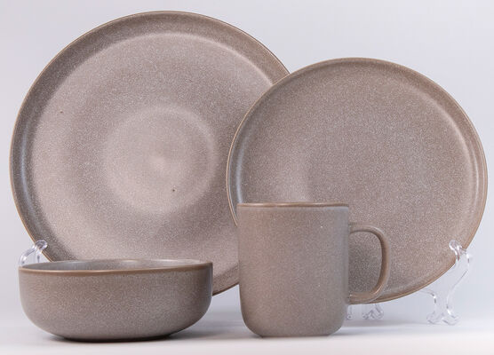 Dinnerware set
