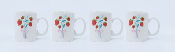 STRAWBERRY DINNERWARE SET