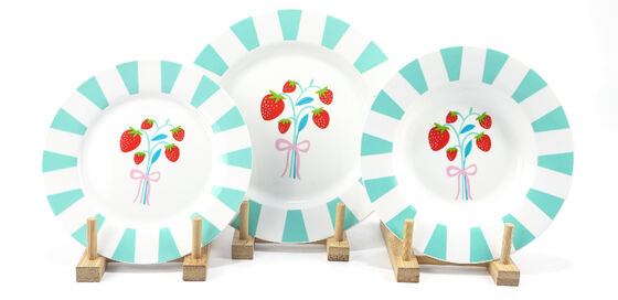 STRAWBERRY DINNERWARE SET