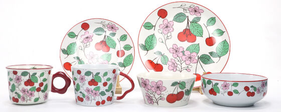 STRAWBERRY DINNERWARE SET