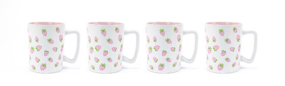 STRAWBERRY DINNERWARE SET