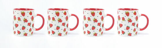 STRAWBERRY DINNERWARE SET