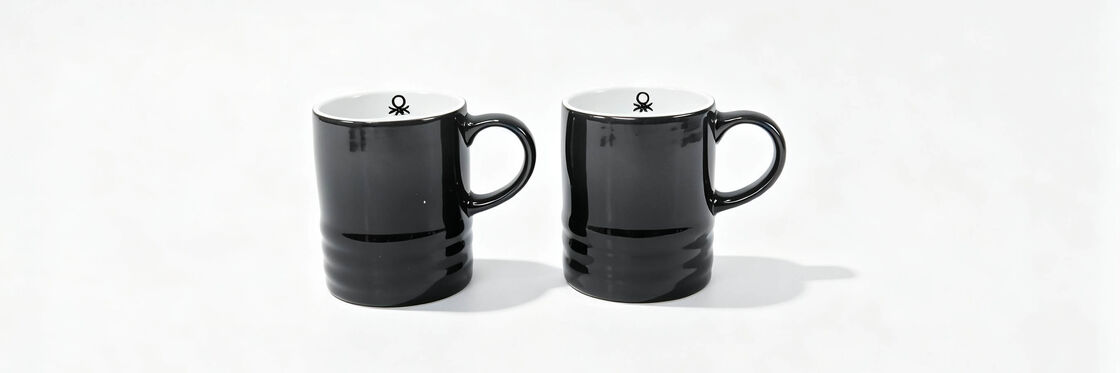 2 Pack Two-Tone Glossy Black Wavy Ceramic Mugs, Horizontal Ribbed Textured Coffee Cups with Tiny Interior Logo, Modern Contrast White Inner Tea Mug Set for Office & Minimalist Home Decor