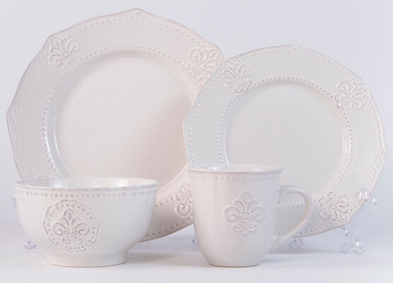 Dinnerware set